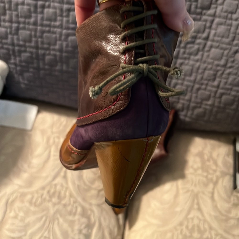 True Religion size 6 women’s ankle booties. To narrow. Worn maybe twice. - Picture 3 of 4
